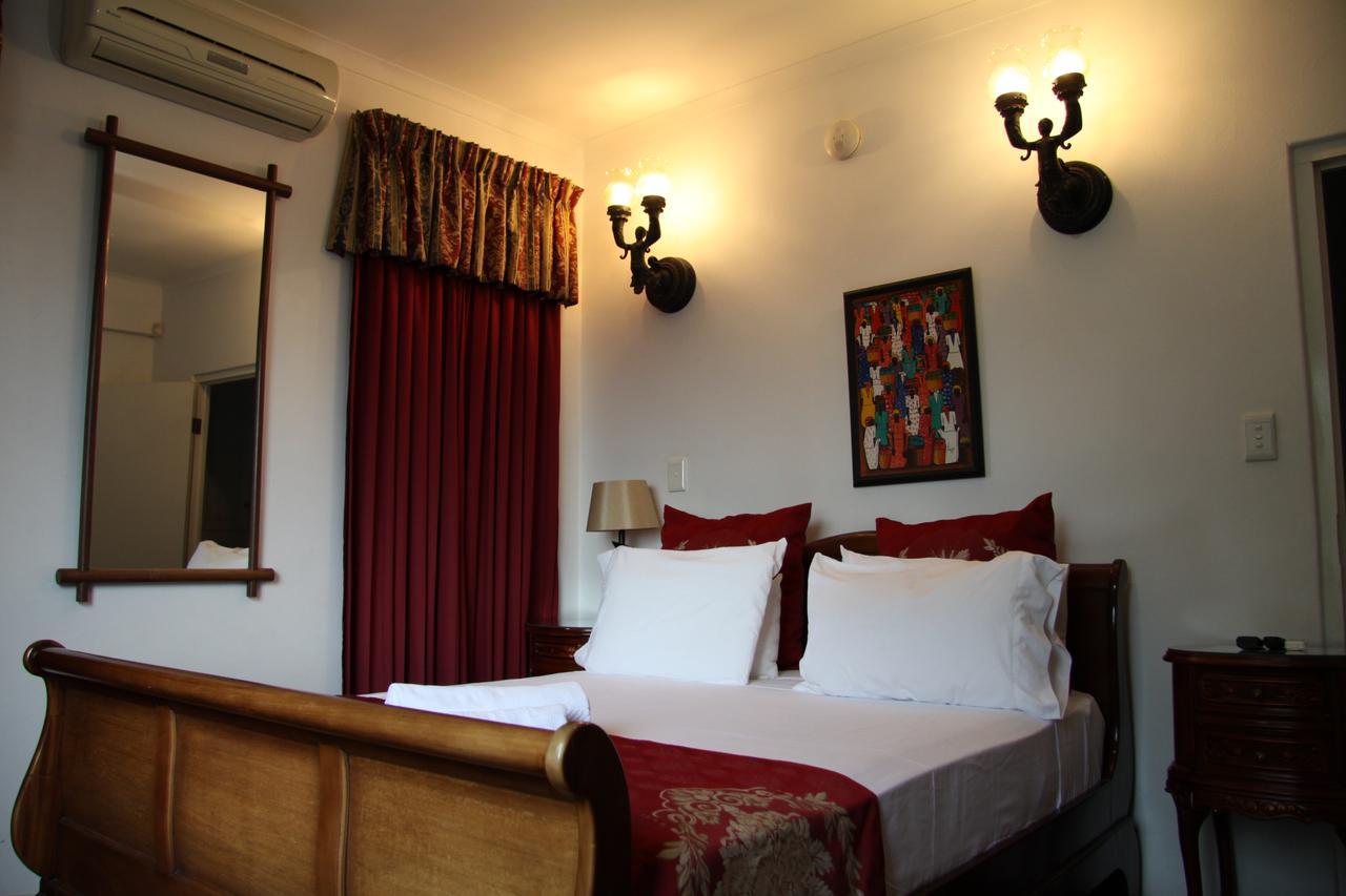 Capital House Boutique Hotel Претория Экстерьер фото