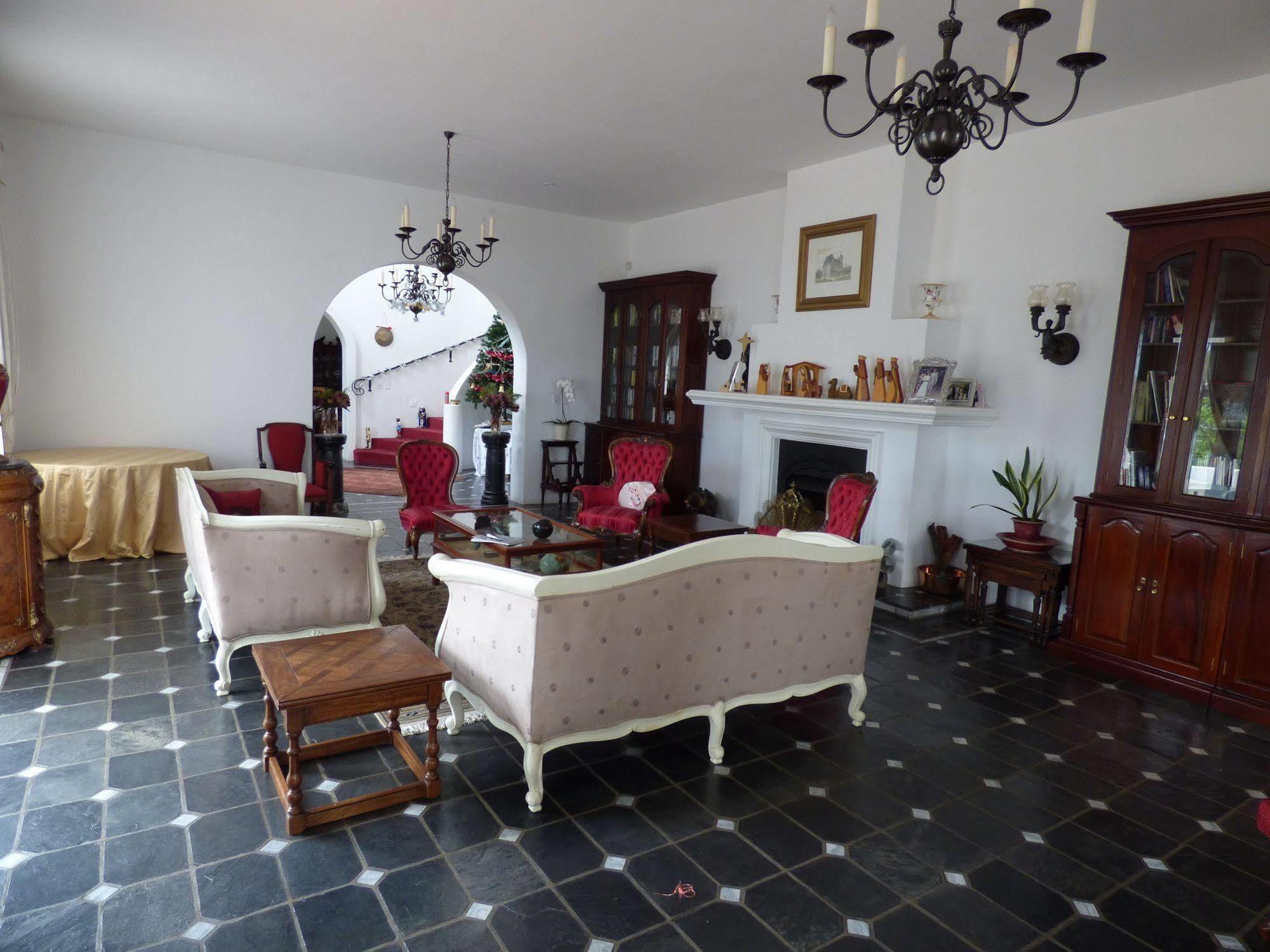 Capital House Boutique Hotel Претория Экстерьер фото