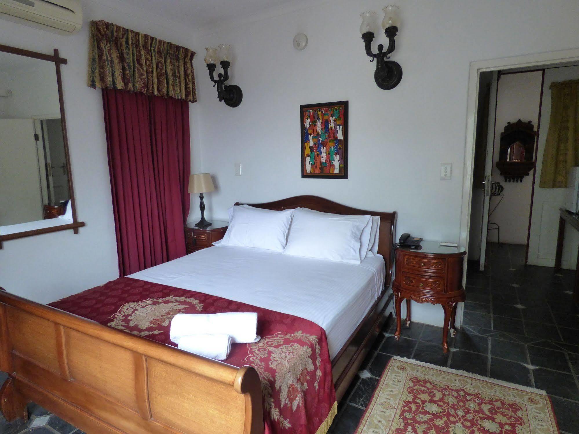 Capital House Boutique Hotel Претория Экстерьер фото
